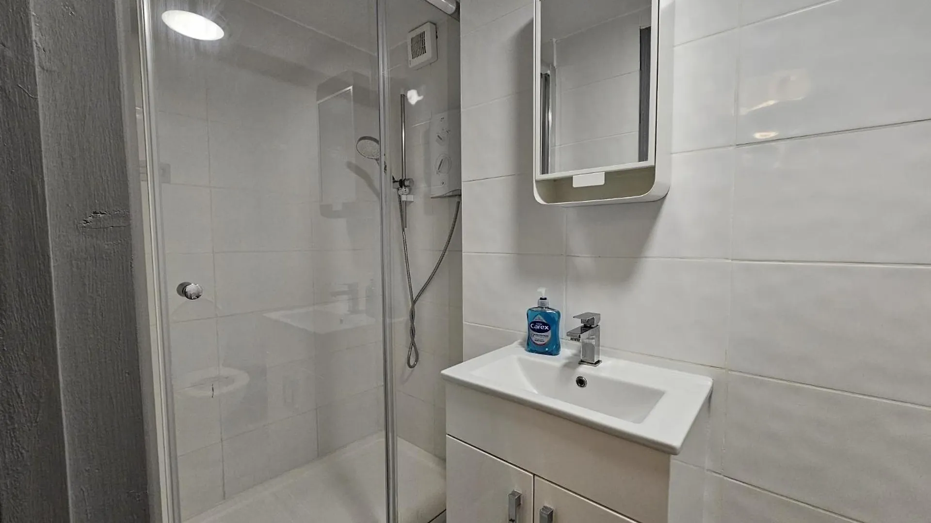 E1 Luxury Penthouse Hotel London